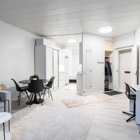 Cozy Roomy Flat Next To Tram Stop @ Kallio *