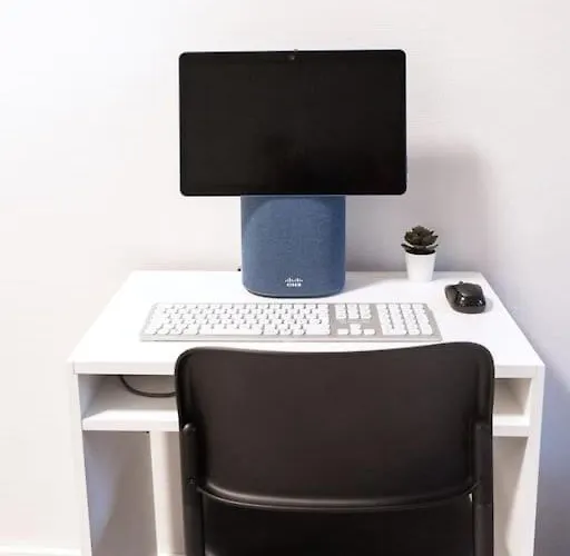 Cozy Roomy Flat Next To Tram Stop @ Kallio * Helsinky