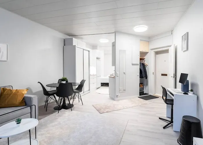 Cozy Roomy Flat Next To Tram Stop @ Kallio *